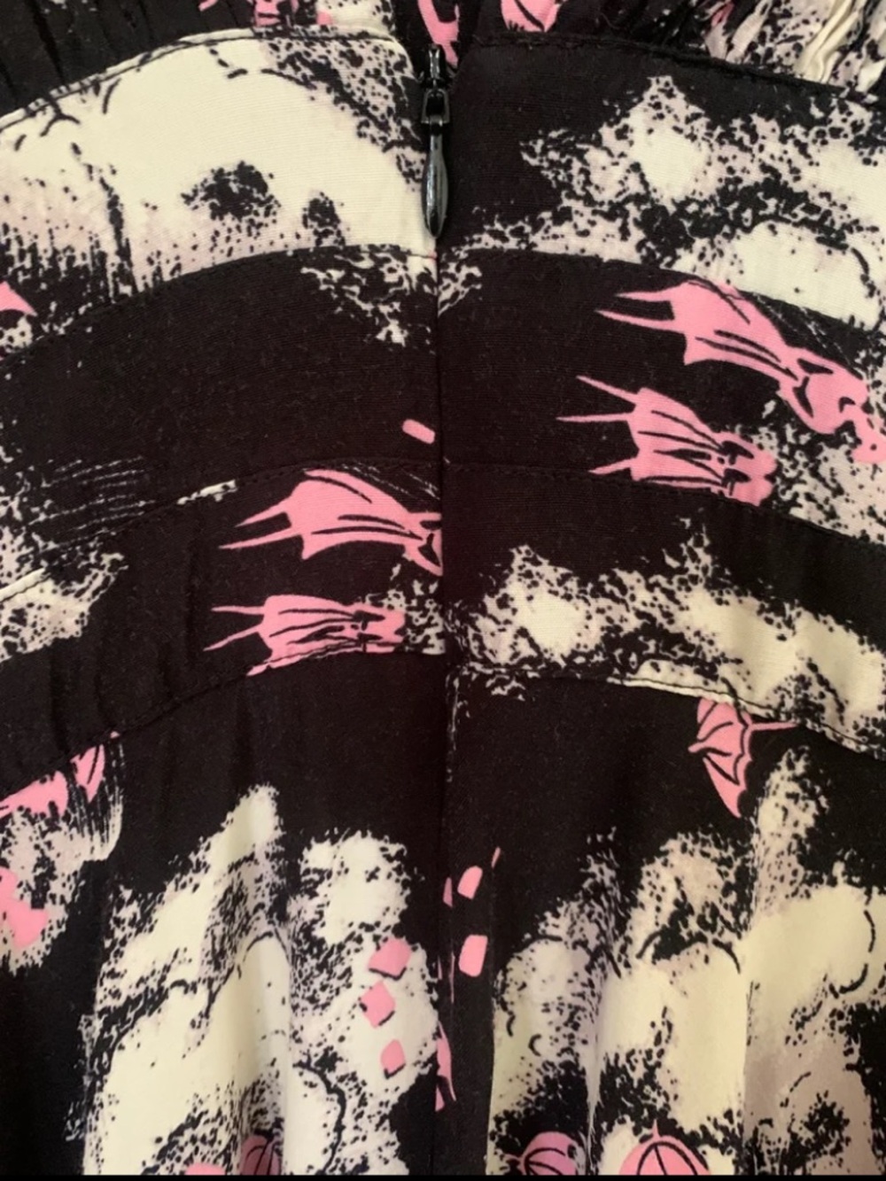 Trashy diva deep cut hurricane print dress
sz 14 as-is - Picture 6 of 7